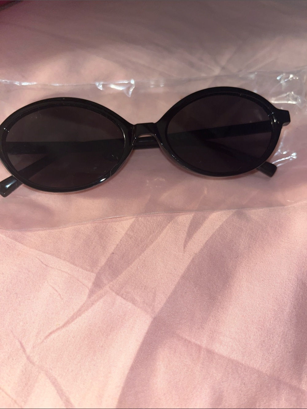 Black Oval Women's Sunglasses - Classic UV Protection